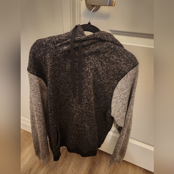 Signature Hollywood sweater - Picture 2 of 3